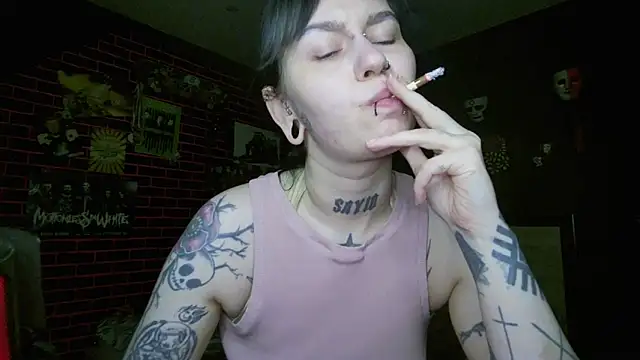 MoorderxDoll online show from 04/19/26, 07:51