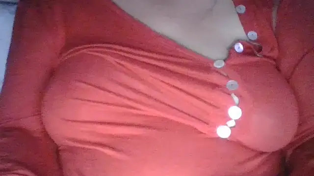 Snapshot of DragoneSFR chatting on 10/31/25, 06:14 DragoneSFR online show from 10/31/25, 06:14