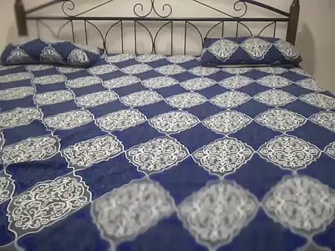 sofiaanwar22 online show from 10/29/25, 07:21