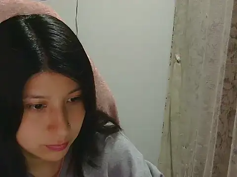 Snapshot of has_Zky chatting on 04/15/26, 11:17 has Zky online show from 04/15/26, 11:17