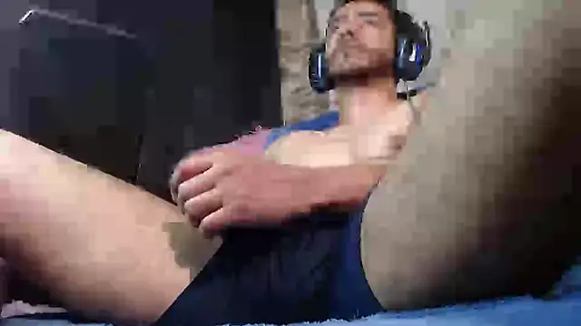 Snapshot of Tommhot chatting on 02/13/25, 10:43 Tommhot online show from 02/13/25, 10:43