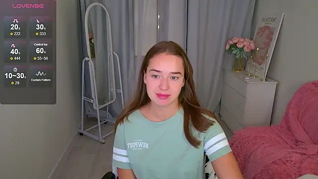 LovelyJessie online show from 11/18/25, 02:43