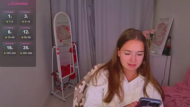 Snapshot of LovelyJessie chatting on 02/19/26, 02:02 LovelyJessie online show from 02/19/26, 02:02