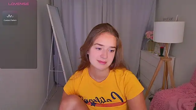 LovelyJessie online show from 04/25/26, 01:52