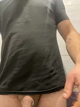 Snapshot of vanho29 chatting on 02/06/26, 10:24 vanho29 online show from 02/06/26, 10:24