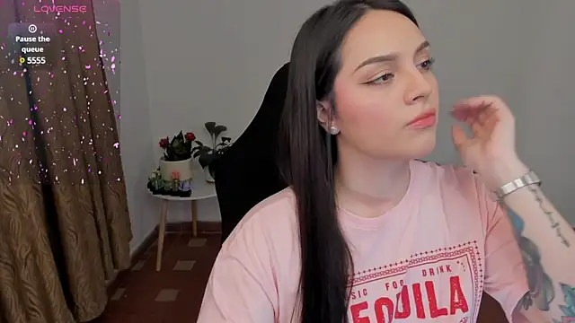 Snapshot of anaveleeez chatting on 12/29/24, 12:30 anaveleeez online show from 12/29/24, 12:30