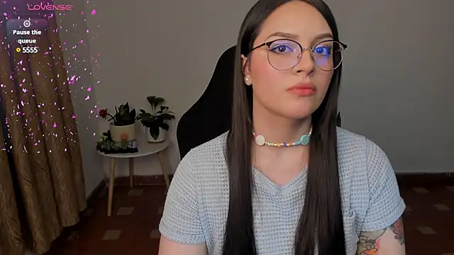 Snapshot of anaveleeez chatting on 01/10/25, 05:26 anaveleeez online show from 01/10/25, 05:26