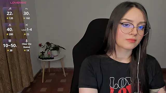 Snapshot of anaveleeez chatting on 01/19/25, 03:29 anaveleeez online show from 01/19/25, 03:29