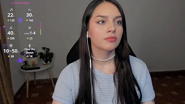 Snapshot of anaveleeez chatting on 02/08/25, 05:40 anaveleeez online show from 02/08/25, 05:40