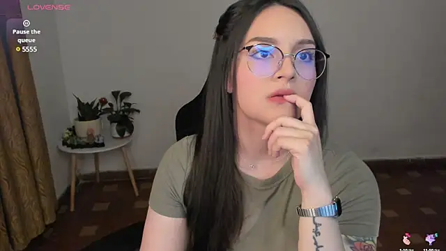 Snapshot of anaveleeez chatting on 03/08/25, 02:34 anaveleeez online show from 03/08/25, 02:34