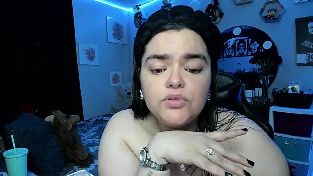 Snapshot of Luise_Meyrink chatting on 10/15/25, 02:55 Luise Meyrink online show from 10/15/25, 02:55