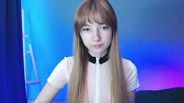 Snapshot of LuciaYoung chatting on 01/17/25, 07:30 LuciaYoung online show from 01/17/25, 07:30