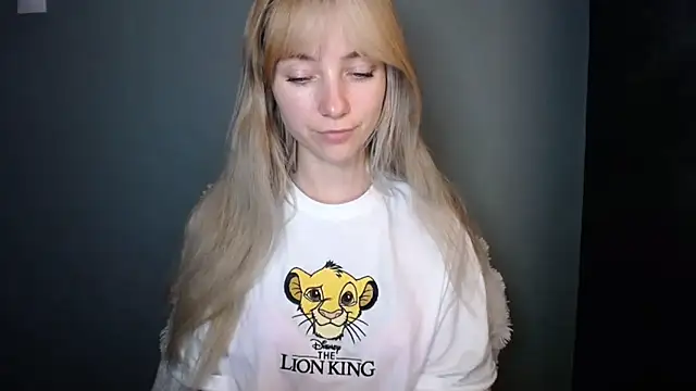 LuciaYoung online show from 11/22/25, 08:19