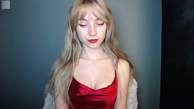 LuciaYoung online show from 11/23/25, 07:35