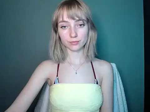 LuciaYoung online show from 03/11/26, 07:42