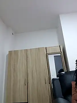 Issa Km  online show from 04/28/26, 03:11