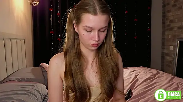 Snapshot of CutieBeauty chatting on 02/17/26, 03:29 CutieBeauty online show from 02/17/26, 03:29