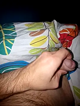 Snapshot of marckk19873 chatting on 10/17/25, 10:34 marckk19873 online show from 10/17/25, 10:34