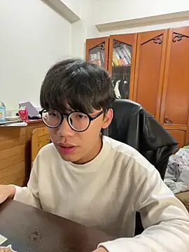 Snapshot of hihi0169 chatting on 12/23/24, 04:06 hihi0169 online show from 12/23/24, 04:06