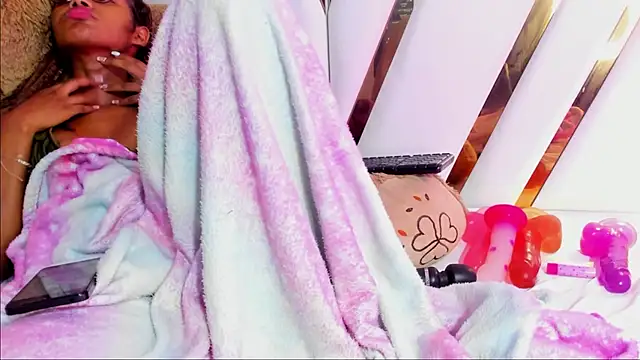 Snapshot of Ebony_beautifull chatting on 12/27/24, 08:24 Ebony beautifull online show from 12/27/24, 08:24