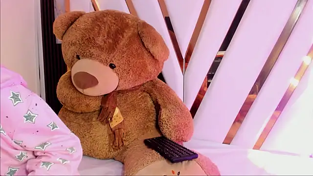 Snapshot of Ebony_beautifull chatting on 12/28/24, 01:50 Ebony beautifull online show from 12/28/24, 01:50