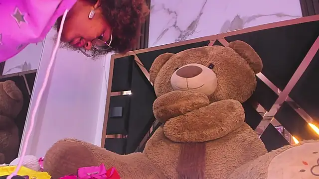 Snapshot of Ebony_beautifull chatting on 02/23/25, 01:57 Ebony beautifull online show from 02/23/25, 01:57