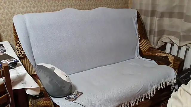 Snapshot of franceska_blue chatting on 01/11/26, 08:25 franceska blue online show from 01/11/26, 08:25