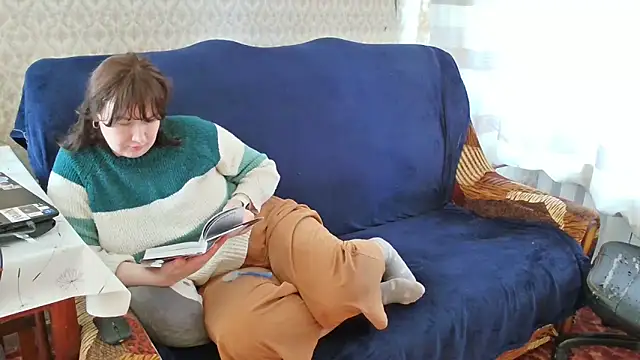 Snapshot of franceska_blue chatting on 03/04/26, 10:10 franceska blue online show from 03/04/26, 10:10