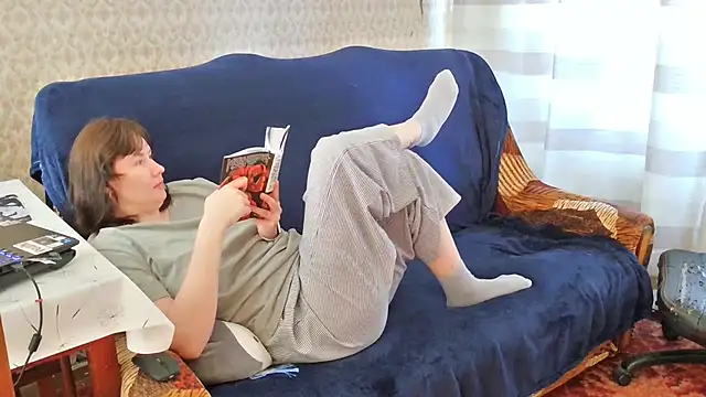 Snapshot of franceska_blue chatting on 03/09/26, 10:30 franceska blue online show from 03/09/26, 10:30