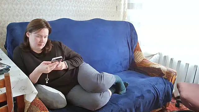 Snapshot of franceska_blue chatting on 04/26/26, 01:20 franceska blue online show from 04/26/26, 01:20