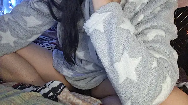 Snapshot of Cyndee_Winter chatting on 12/09/24, 02:39 Cyndee Winter online show from 12/09/24, 02:39