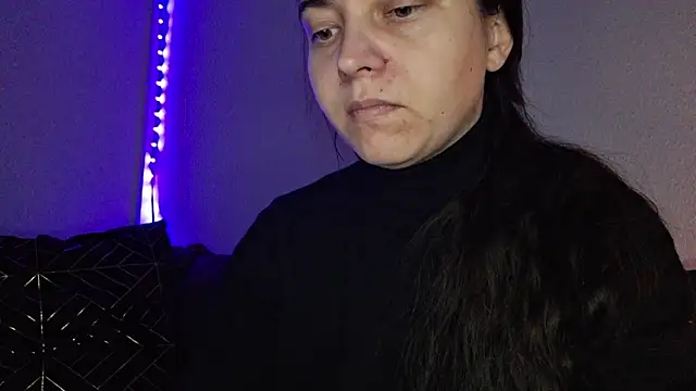 Snapshot of Cyndee_Winter chatting on 12/17/24, 03:06 Cyndee Winter online show from 12/17/24, 03:06