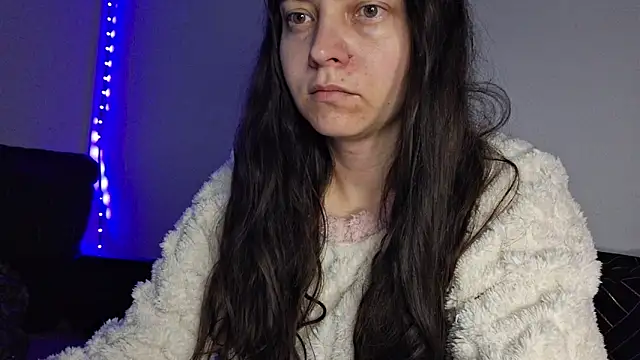 Snapshot of Cyndee_Winter chatting on 12/21/24, 07:13 Cyndee Winter online show from 12/21/24, 07:13