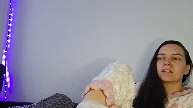 Snapshot of Cyndee_Winter chatting on 12/21/24, 01:32 Cyndee Winter online show from 12/21/24, 01:32