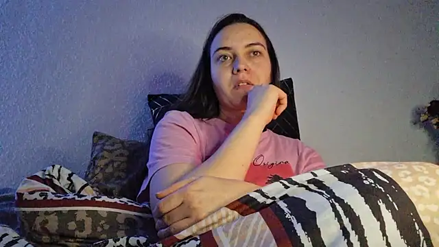 Snapshot of Cyndee_Winter chatting on 12/27/24, 06:42 Cyndee Winter online show from 12/27/24, 06:42