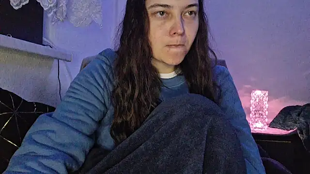 Snapshot of Cyndee_Winter chatting on 03/16/25, 06:23 Cyndee Winter online show from 03/16/25, 06:23