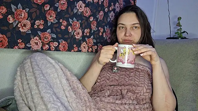 Snapshot of Cyndee_Winter chatting on 03/19/25, 09:27 Cyndee Winter online show from 03/19/25, 09:27