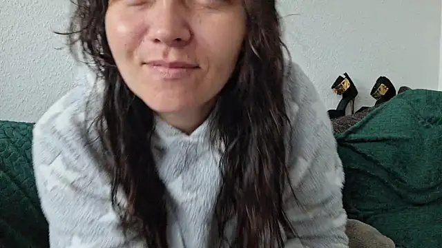 Snapshot of Cyndee_Winter chatting on 09/24/25, 06:39 Cyndee Winter online show from 09/24/25, 06:39