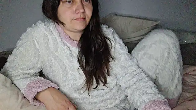 Snapshot of Cyndee_Winter chatting on 09/28/25, 07:52 Cyndee Winter online show from 09/28/25, 07:52