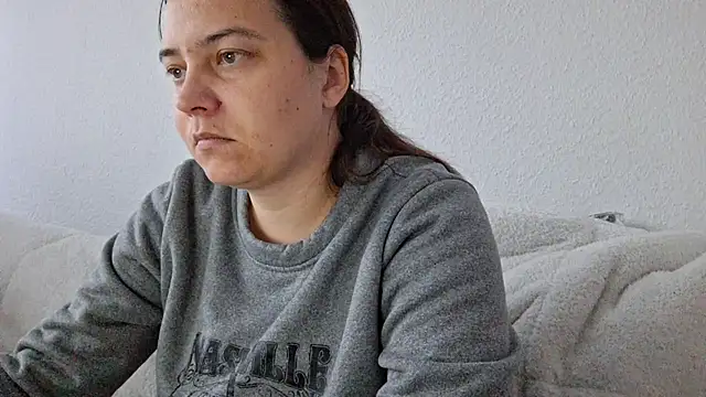 Snapshot of Cyndee_Winter chatting on 10/25/25, 02:24 Cyndee Winter online show from 10/25/25, 02:24