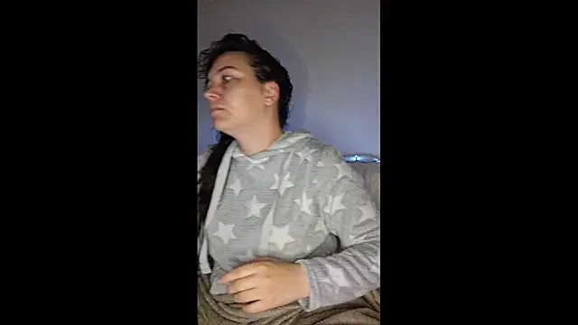 Snapshot of Cyndee_Winter chatting on 10/28/25, 06:10 Cyndee Winter online show from 10/28/25, 06:10