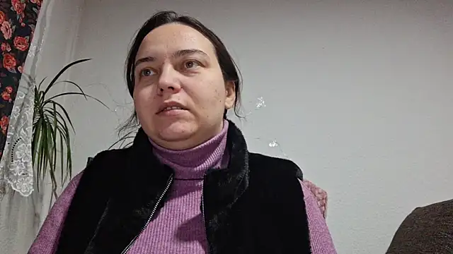 Snapshot of Cyndee_Winter chatting on 02/10/26, 05:50 Cyndee Winter online show from 02/10/26, 05:50