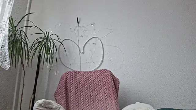 Snapshot of Cyndee_Winter chatting on 02/12/26, 09:15 Cyndee Winter online show from 02/12/26, 09:15