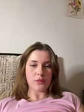 Snapshot of MaribelRiver chatting on 02/17/25, 05:10 MaribelRiver online show from 02/17/25, 05:10