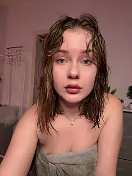 Snapshot of MaribelRiver chatting on 02/20/25, 12:19 MaribelRiver online show from 02/20/25, 12:19