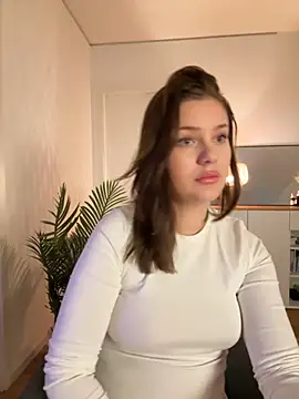 Snapshot of MaribelRiver chatting on 11/17/25, 08:14 MaribelRiver online show from 11/17/25, 08:14