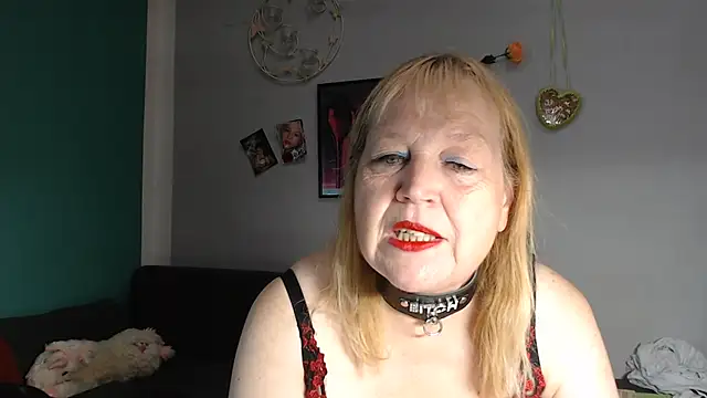 Snapshot of Blasflittchen chatting on 07/09/26, 02:43 Blasflittchen online show from 07/09/26, 02:43