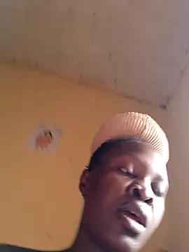 Snapshot of pretty_amaal chatting on 03/23/25, 06:47 pretty amaal online show from 03/23/25, 06:47