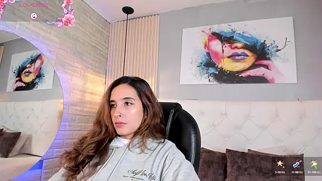 emma  smith1 online show from 09/09/25, 12:15