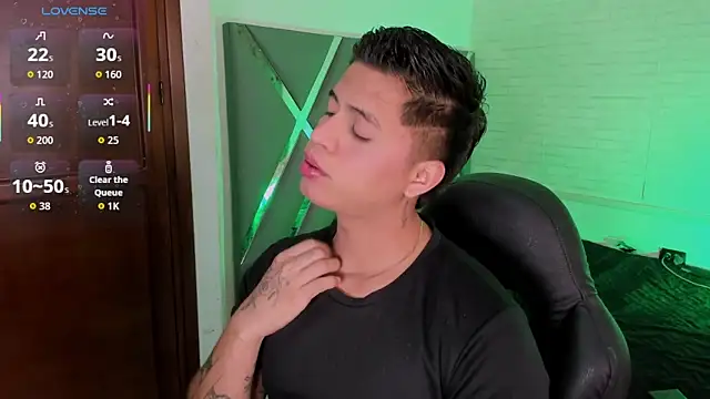 Niicky1  online show from 12/20/25, 09:00